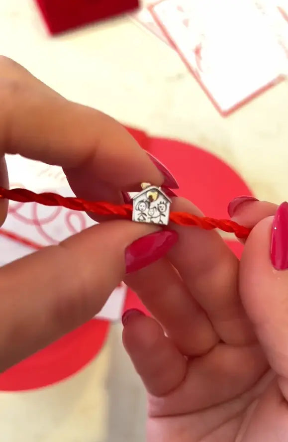 Family Filo Rosso del Destino