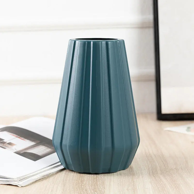 Vase Durable Plastic, Flowers Artificial Flower Ornaments. Liebe - Making Life Easier