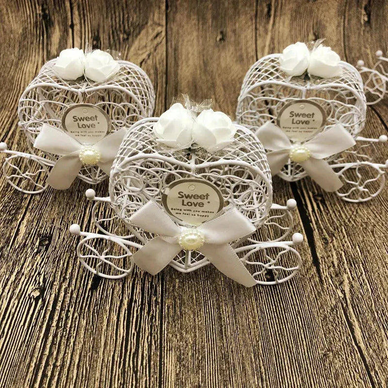 Carriage Designed Hollow Candy Box Wedding Decoration Chocolate Gift Package. Liebe - Making Life Easier