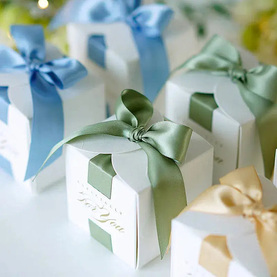 New Wedding Favors Gift Box With Ribbon. Liebe - Making Life Easier