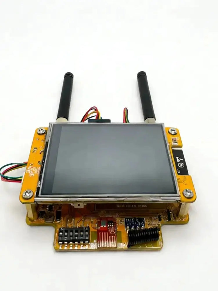 Cappello Compatibile NM-RF-Hat, RF Multibanda per ESP32-2432S028 Bruce CYD CC1101 nRF24 PN532 IR TX/RX 433M OOK Gestione Alimentazione Slot TF - My Hashtag Shop