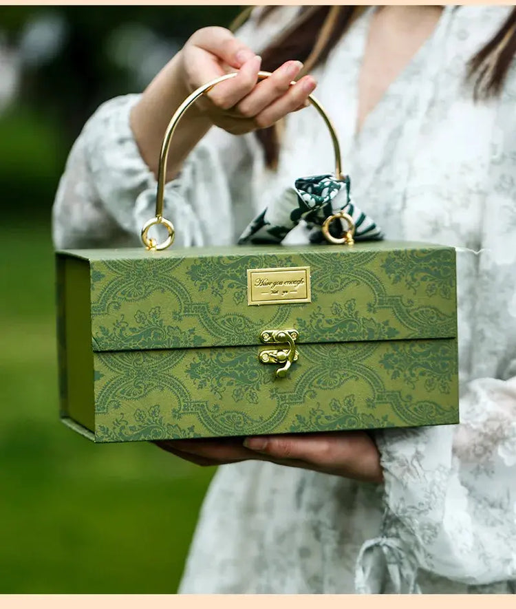 Metal Handheld Gift Box With Luxury Scarf. Liebe - Making Life Easier