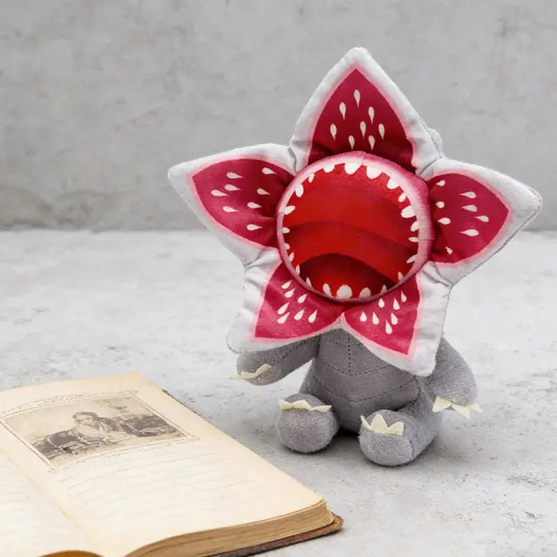 Stranger Things peluche del Fiore Mangia-Uomini, Merchandising Divertente Ispirato al Film, Ornamento da Collezione per Fan, Regalo per Bambini - My Hashtag Shop