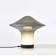 Lampada da tavolo in vetro a LED di design moderno nordico Lampada da tavolo d'arte postmoderna per la decorazione dell'illuminazione da comodino della camera da letto del ristorante HASHTAG