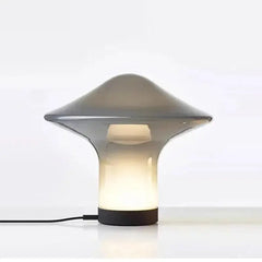 Lampada da tavolo in vetro a LED di design moderno nordico Lampada da tavolo d'arte postmoderna per la decorazione dell'illuminazione da comodino della camera da letto del ristorante HASHTAG