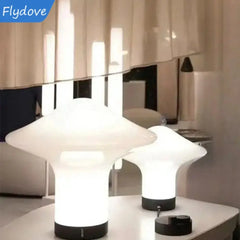 Lampada da tavolo in vetro a LED di design moderno nordico Lampada da tavolo d'arte postmoderna per la decorazione dell'illuminazione da comodino della camera da letto del ristorante HASHTAG