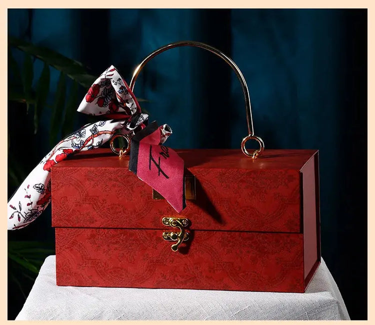 Metal Handheld Gift Box With Luxury Scarf. Liebe - Making Life Easier