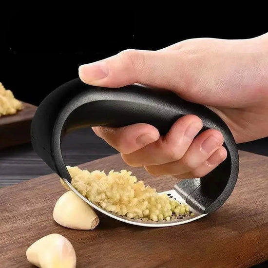 Stainless Steel Garlic Press Crusher. - HASHTAG