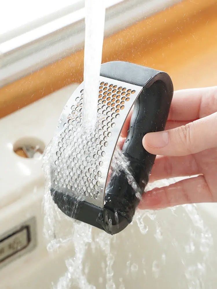 Stainless Steel Garlic Press Crusher. - HASHTAG