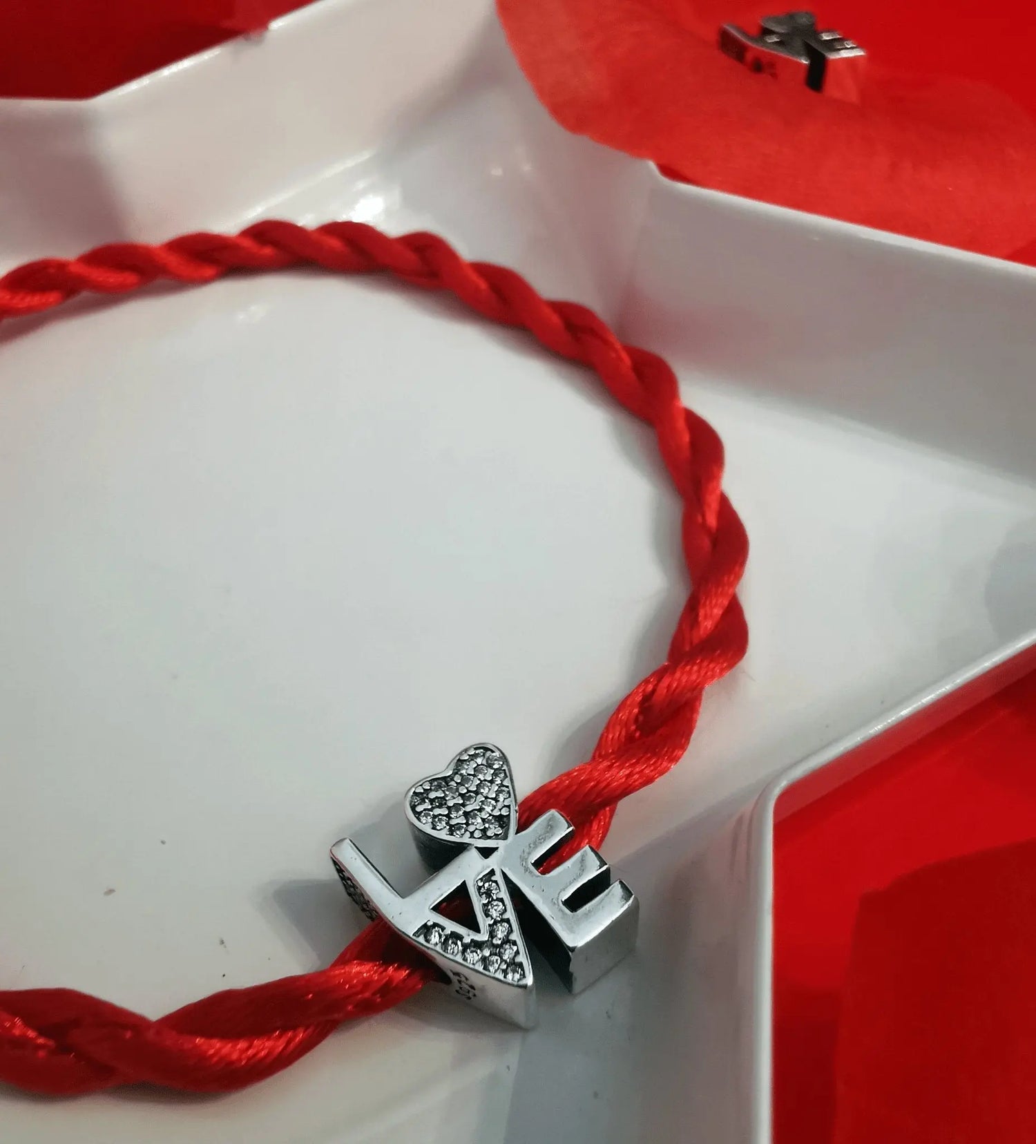 Amore Universale Filo Rosso del Destino