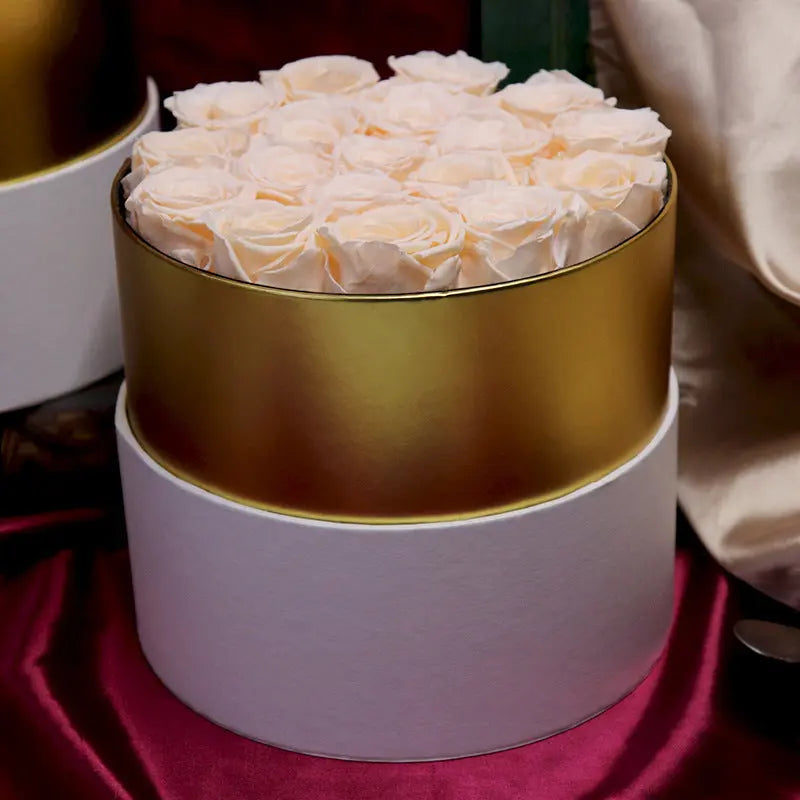 Exquisite roses in beautiful gift box assorted colors. - HASHTAG